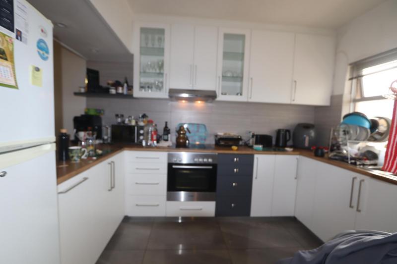 To Let 2 Bedroom Property for Rent in Sea Point Western Cape